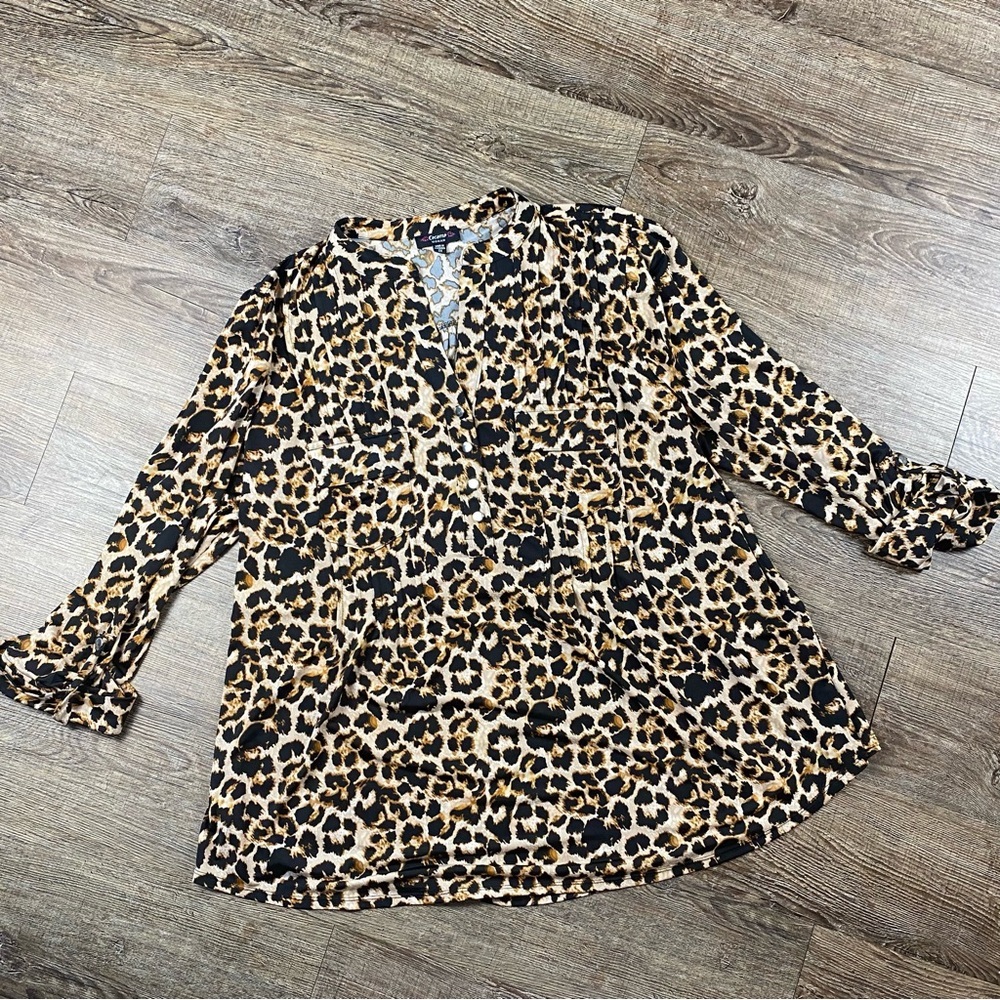 Cocomo Womens Y Neck Tunic Top 2X Cheetah Animal Print 3/4 Roll Tab Sleeve